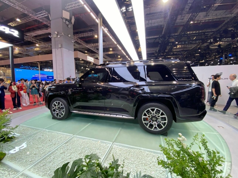 Флагманский кроссовер Chery Tiggo 9L дебютировал на мотор-шоу в Шанхае Флагманский кроссовер Chery Tiggo 9L дебютировал на мотор-шоу в Шанхае