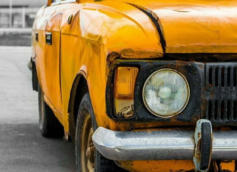 Уже даже не стареет: автопарк России стремительно «дряхлеет» Уже даже не стареет: автопарк России стремительно «дряхлеет»