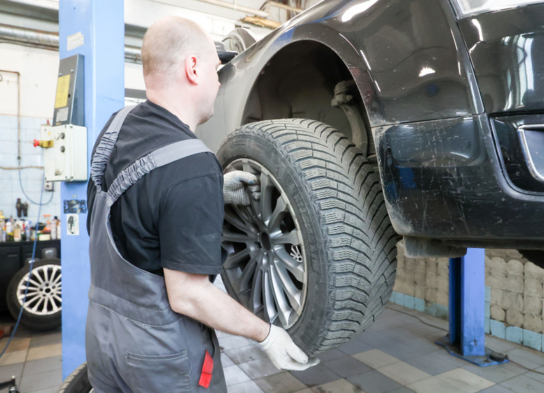 Эксперт рекомендовал московским водителям поменять шины обратно на зимние