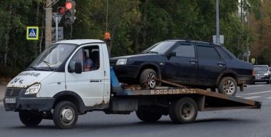 Уже даже не стареет: автопарк России стремительно «дряхлеет» Уже даже не стареет: автопарк России стремительно «дряхлеет»