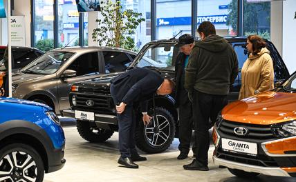 «Ждуны» обвалили продажи: «АвтоВАЗ» мечтает пустить всех «китайцев» под пресс и еще немного «поиграть» с ценам