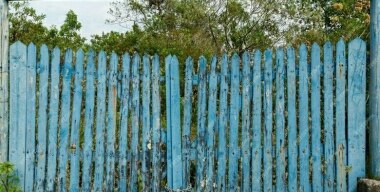 Спрячь за высоким забором: как уберечь автомобиль от дачного угона